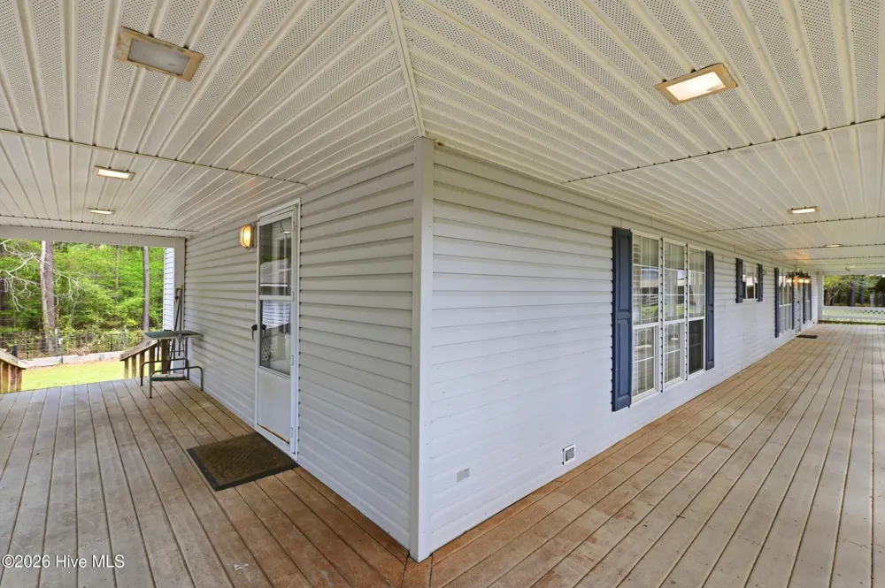 2639 Nc Highway 211 Clarkton, NC 28433