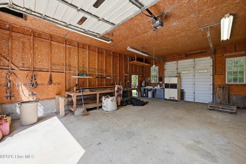 2639 Nc Highway 211 Clarkton, NC 28433