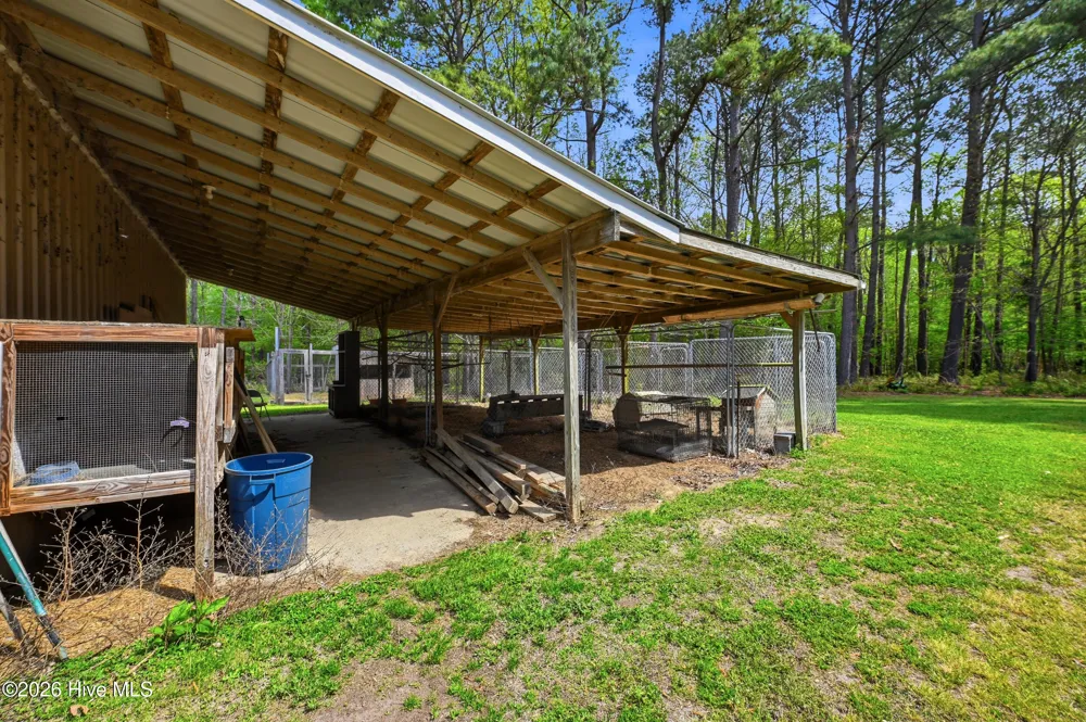 2639 Nc Highway 211 Clarkton, NC 28433