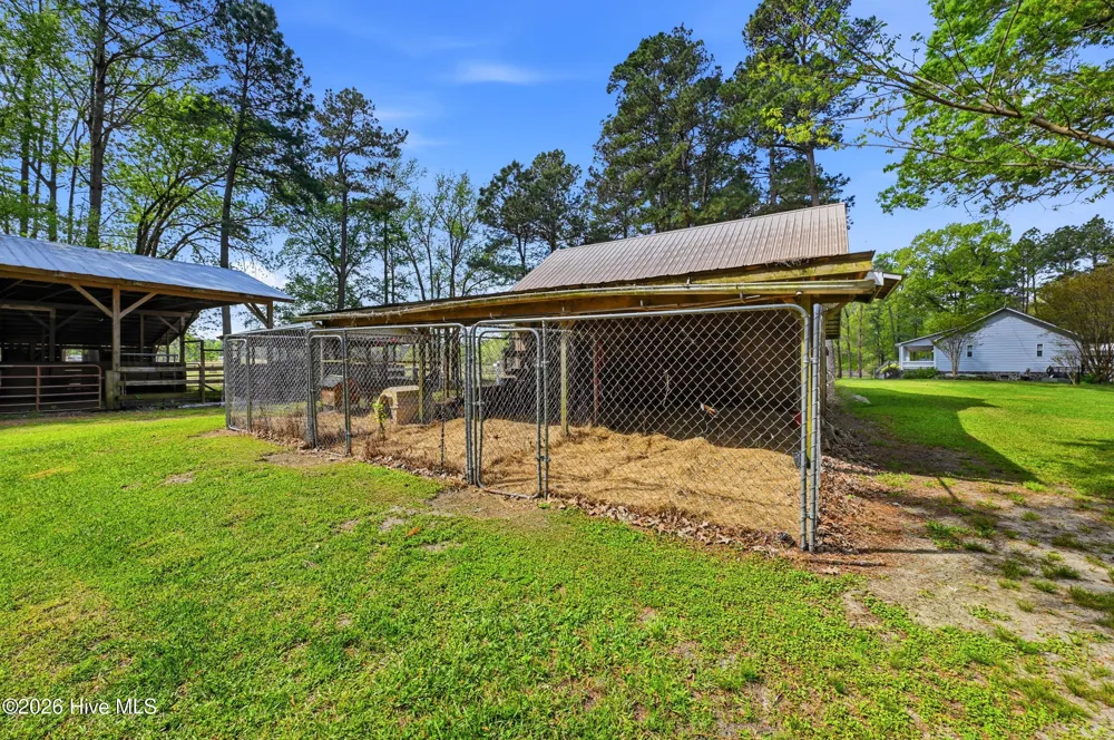 2639 Nc Highway 211 Clarkton, NC 28433