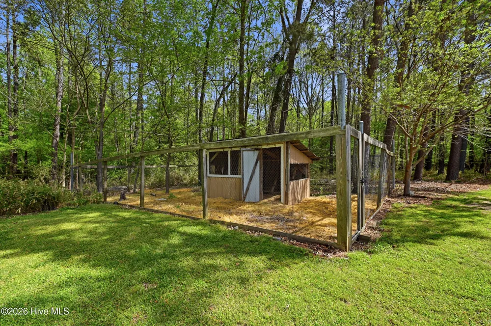 2639 Nc Highway 211 Clarkton, NC 28433