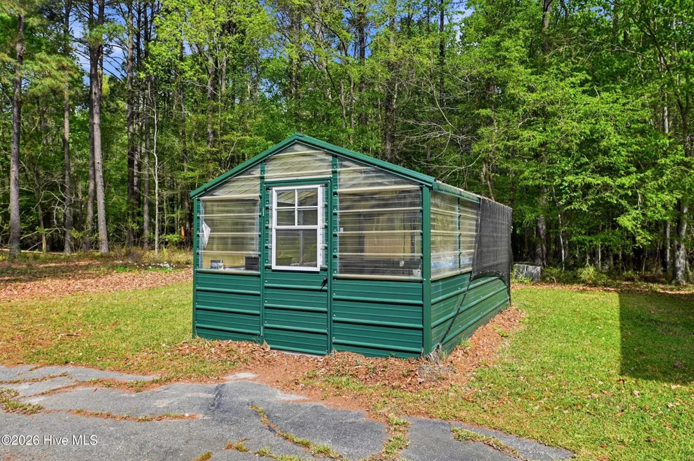 2639 Nc Highway 211 Clarkton, NC 28433