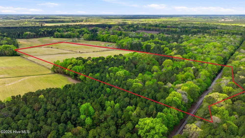 2639 Nc Highway 211 Clarkton, NC 28433