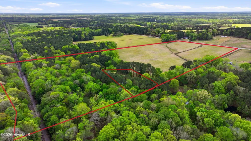 2639 Nc Highway 211 Clarkton, NC 28433