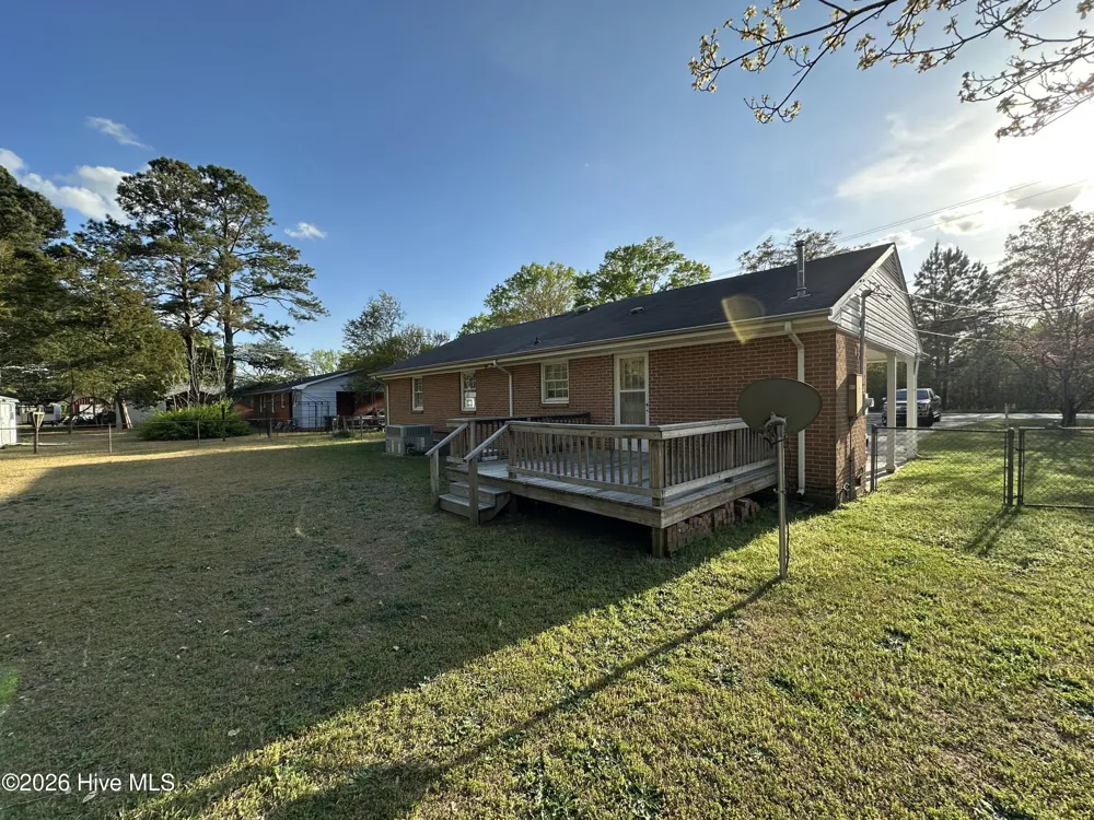 406 Johns Road Laurinburg, NC 28352