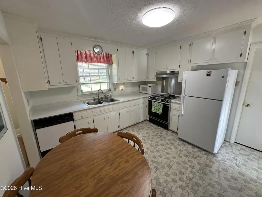 406 Johns Road Laurinburg, NC 28352