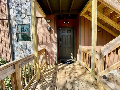 1801 Aspen Way