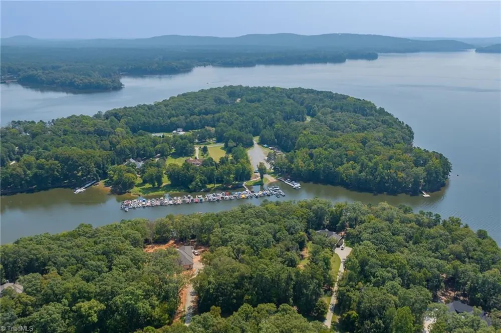 1047 Starboard Reach Lexington, NC 27292