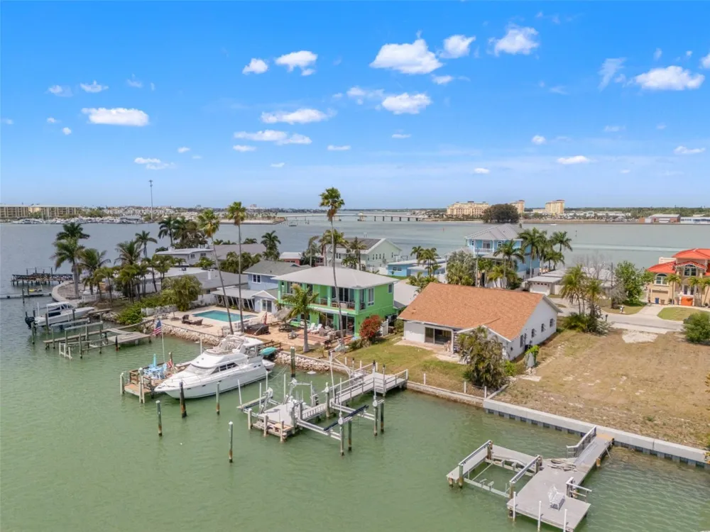 811 BAY POINT DRIVE Madeira Beach, FL 33708