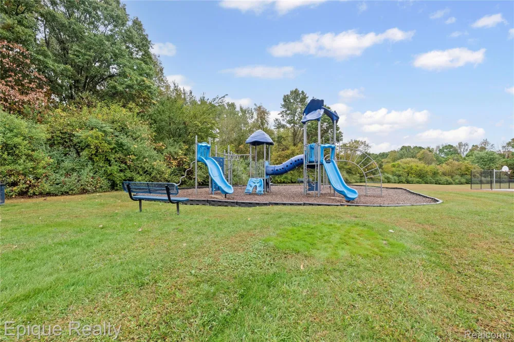 83 Elm Avenue Highland Charter Township, MI 48357