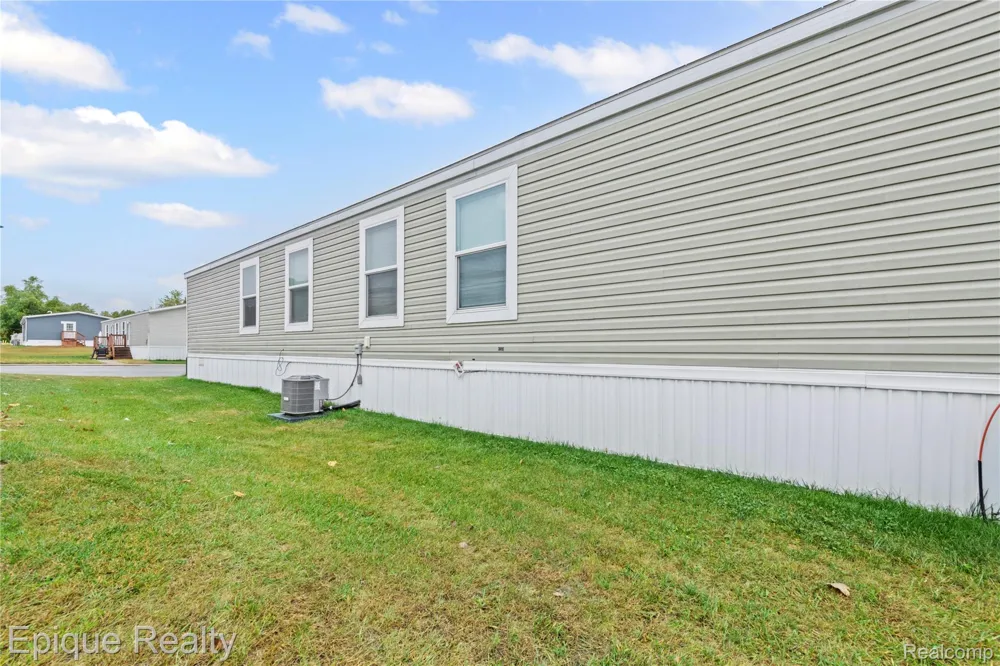 83 Elm Avenue Highland Charter Township, MI 48357