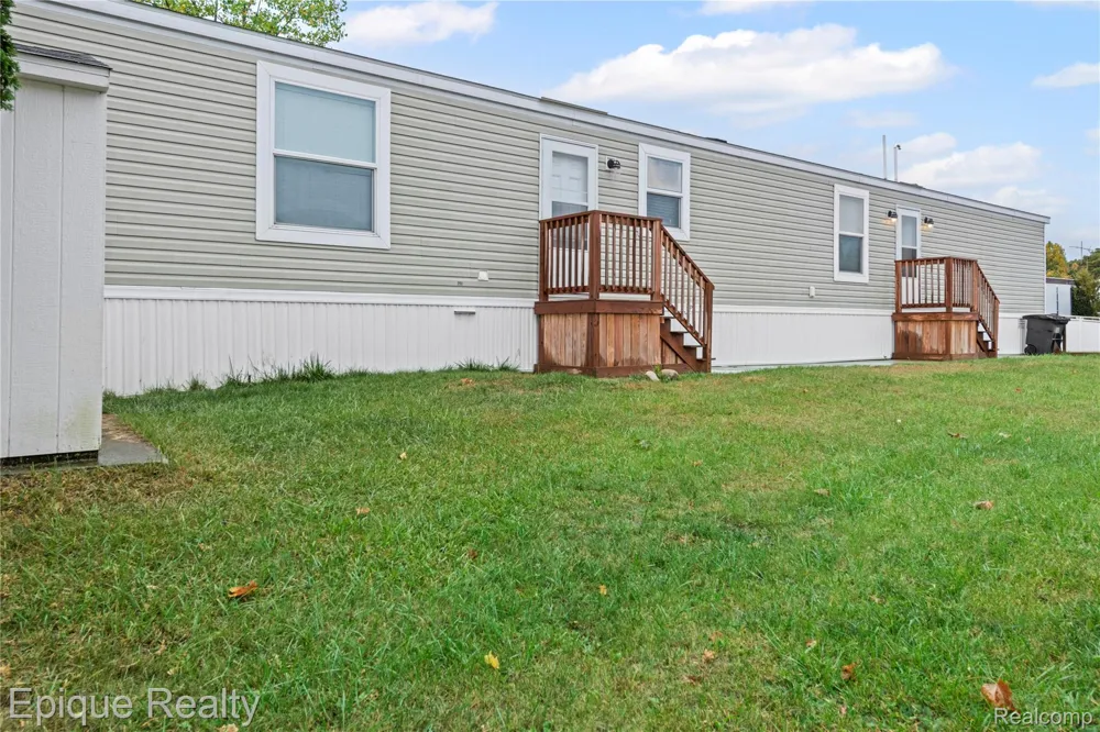 83 Elm Avenue Highland Charter Township, MI 48357