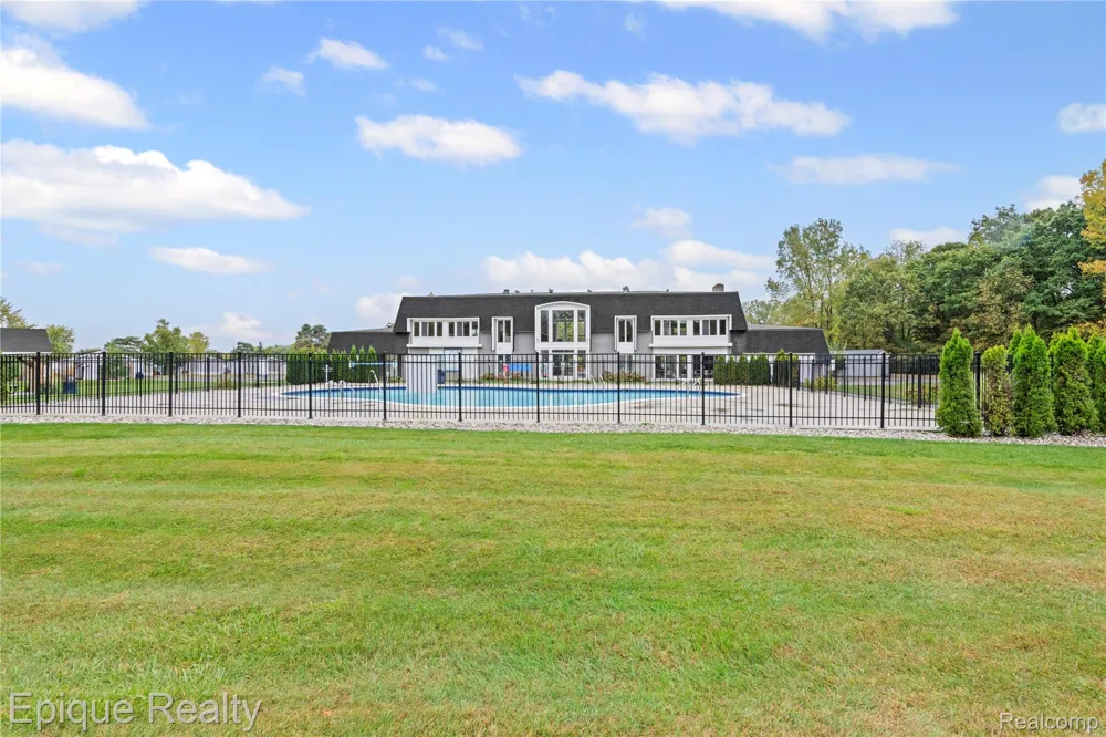 83 Elm Avenue Highland Charter Township, MI 48357