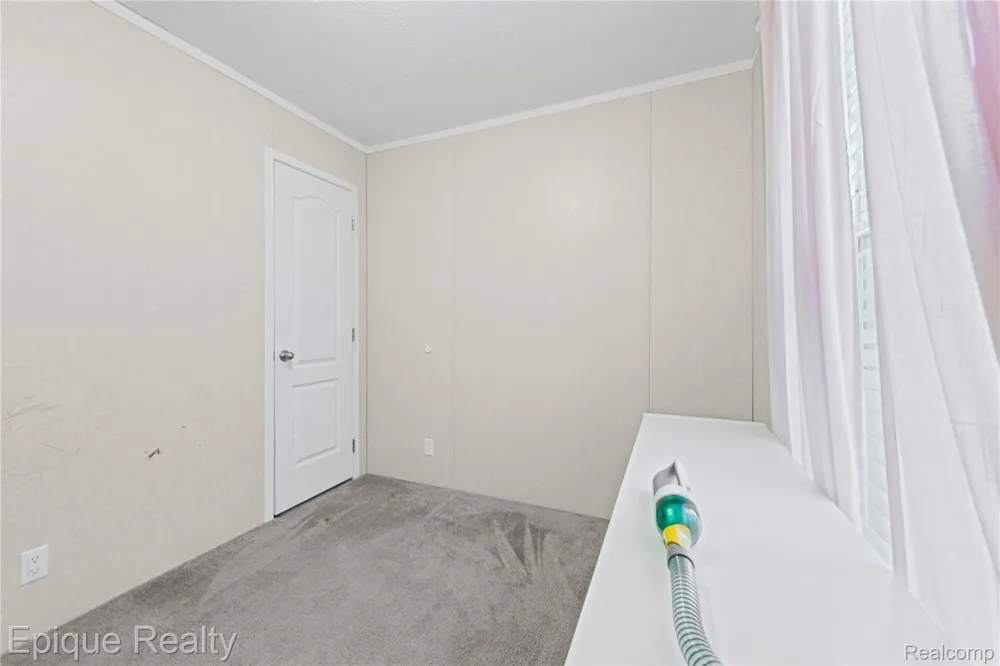 83 Elm Avenue Highland Charter Township, MI 48357