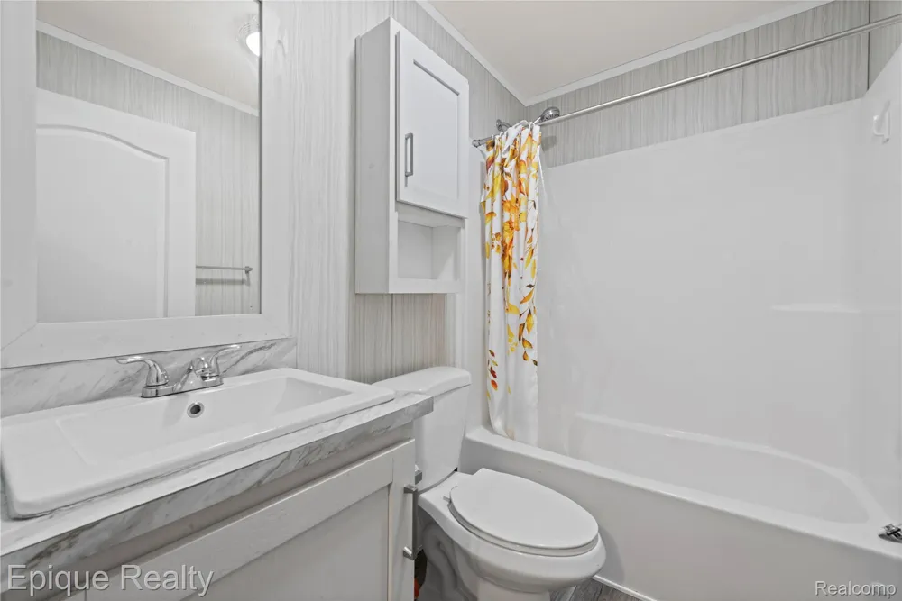 83 Elm Avenue Highland Charter Township, MI 48357