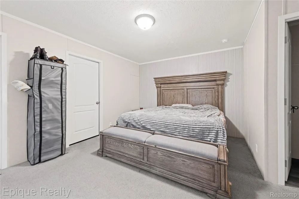 83 Elm Avenue Highland Charter Township, MI 48357