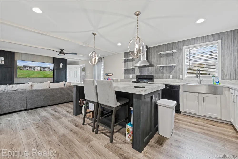 83 Elm Avenue Highland Charter Township, MI 48357