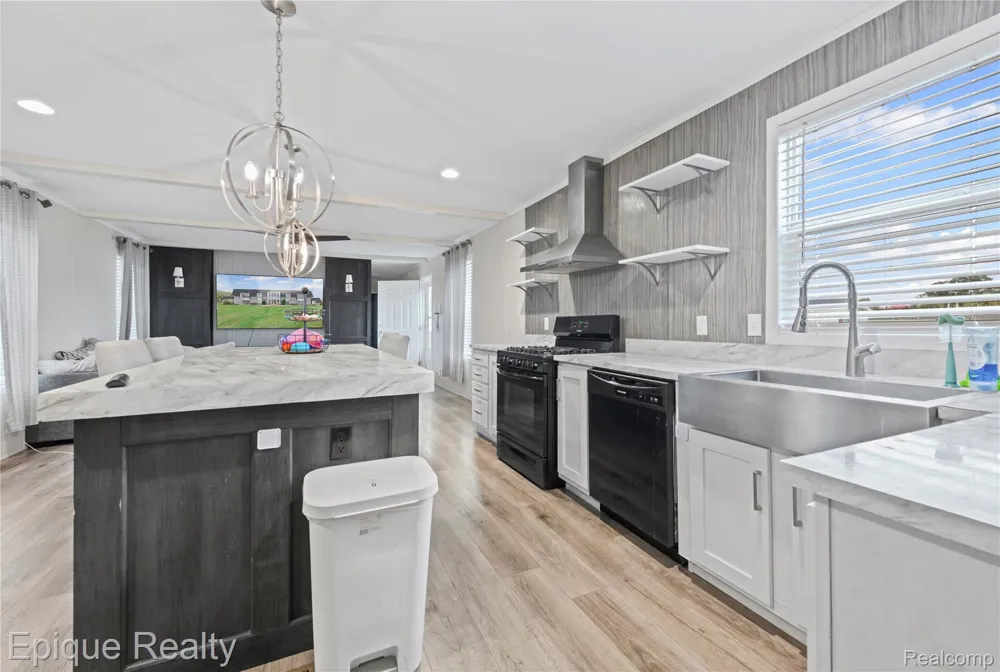 83 Elm Avenue Highland Charter Township, MI 48357