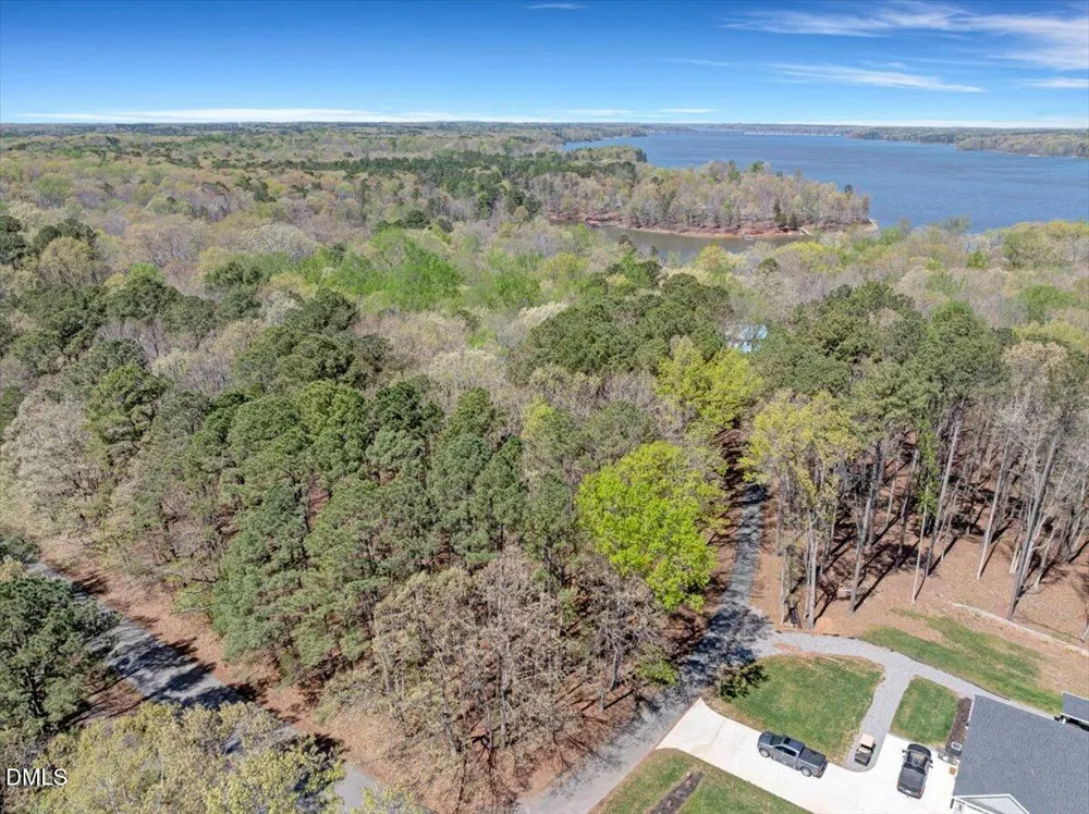 821 Lakepoint Drive Clarksville, VA 23927