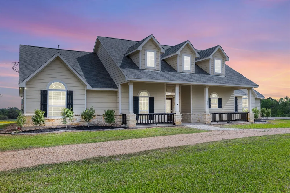 840 E Glenn Street Bellville, TX 77418