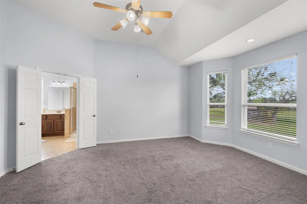 840 E Glenn Street Bellville, TX 77418