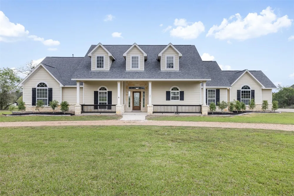 840 E Glenn Street Bellville, TX 77418