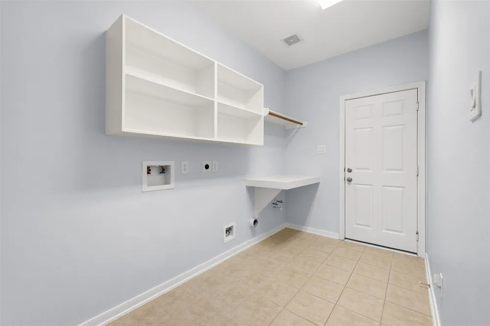 840 E Glenn Street Bellville, TX 77418