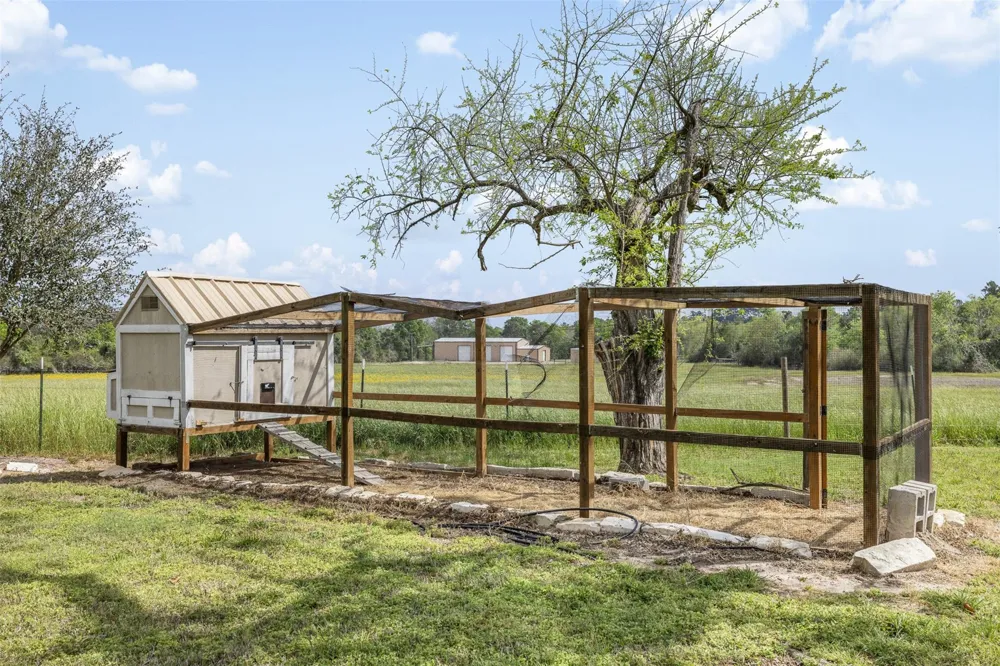 840 E Glenn Street Bellville, TX 77418