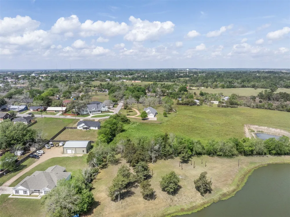 840 E Glenn Street Bellville, TX 77418