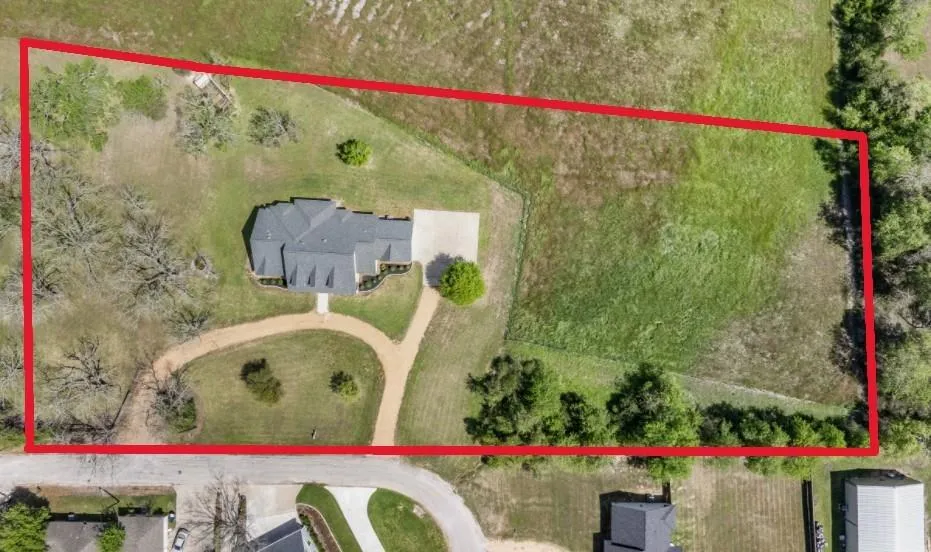 840 E Glenn Street Bellville, TX 77418