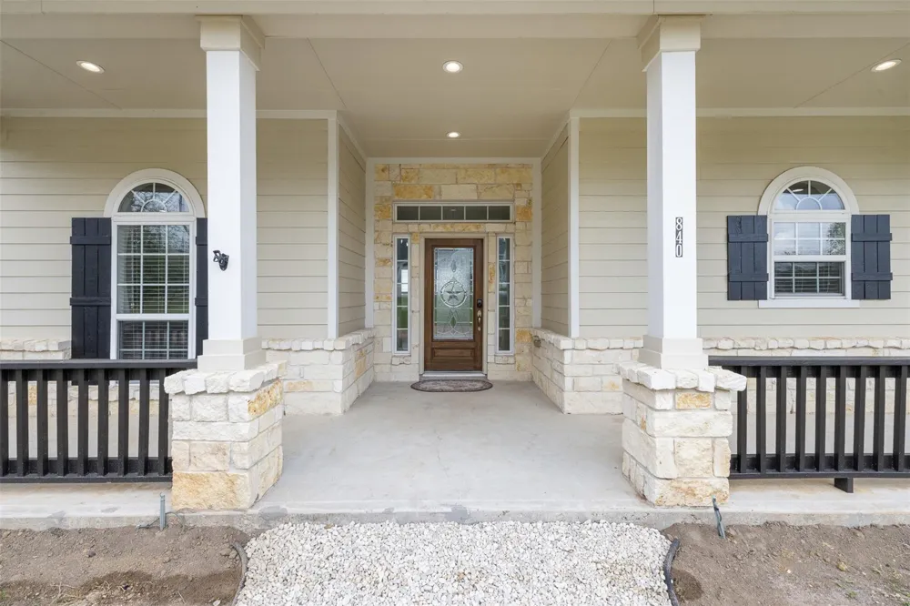 840 E Glenn Street Bellville, TX 77418