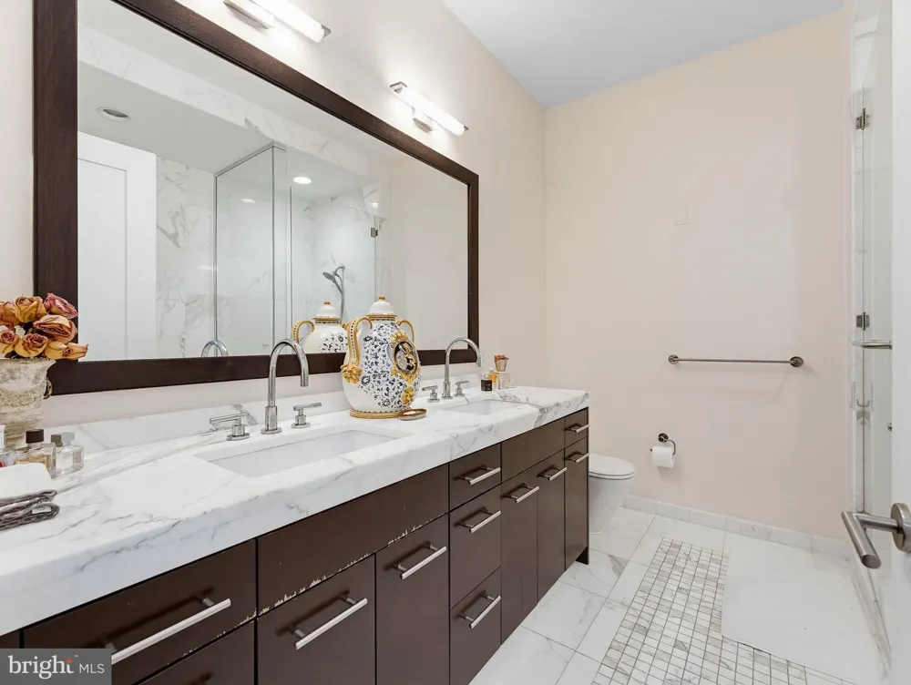 1414 S PENN SQUARE #32F Philadelphia, PA 19102