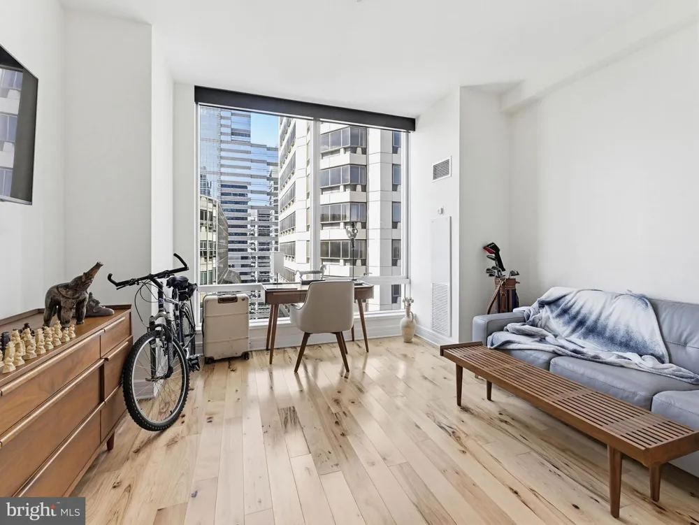 1414 S PENN SQUARE #32F Philadelphia, PA 19102