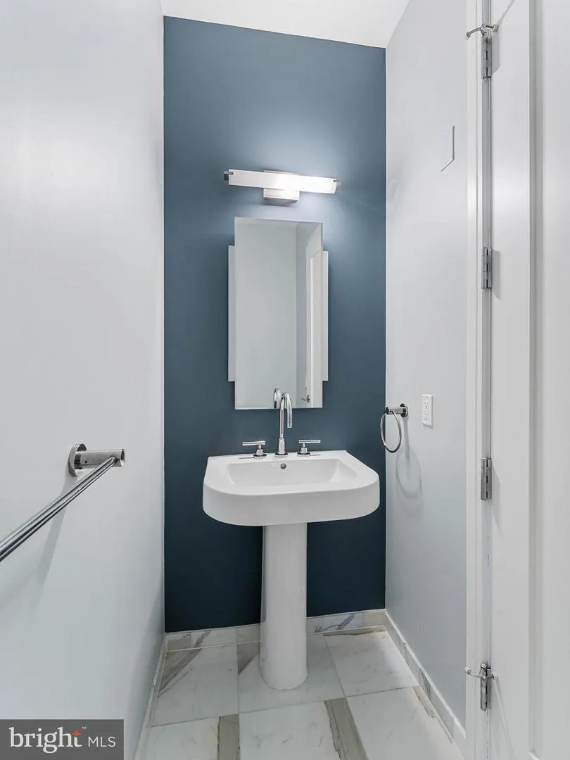 1414 S PENN SQUARE #32F Philadelphia, PA 19102
