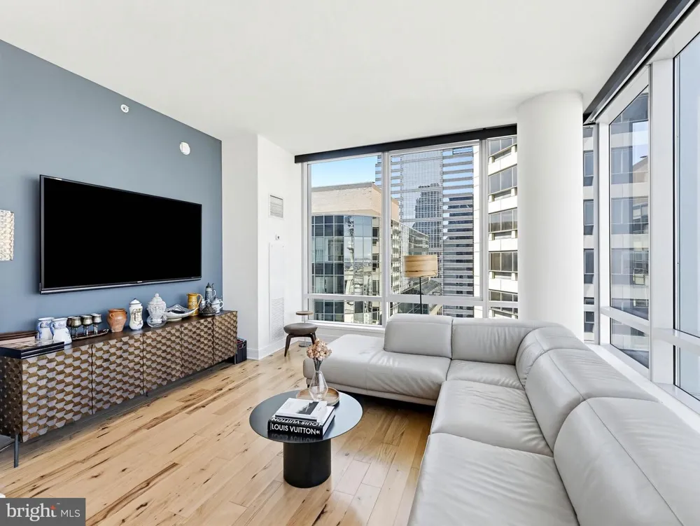 1414 S PENN SQUARE #32F Philadelphia, PA 19102