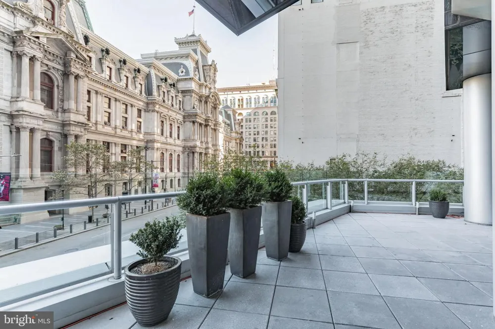 1414 S PENN SQUARE #32F Philadelphia, PA 19102