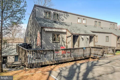 31 MIDDLE VILLAGE WAY
