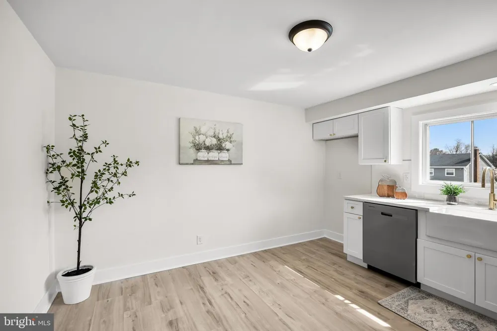 10 COBBLESTONE ROAD Cherry Hill, NJ 08003