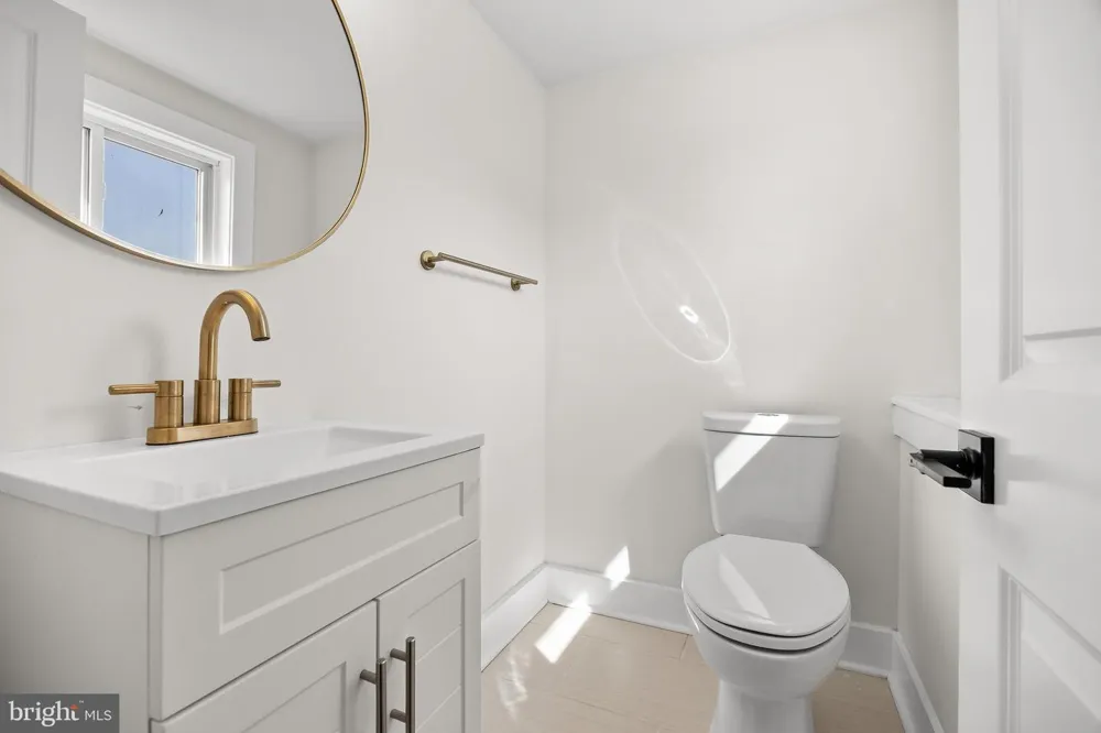 10 COBBLESTONE ROAD Cherry Hill, NJ 08003