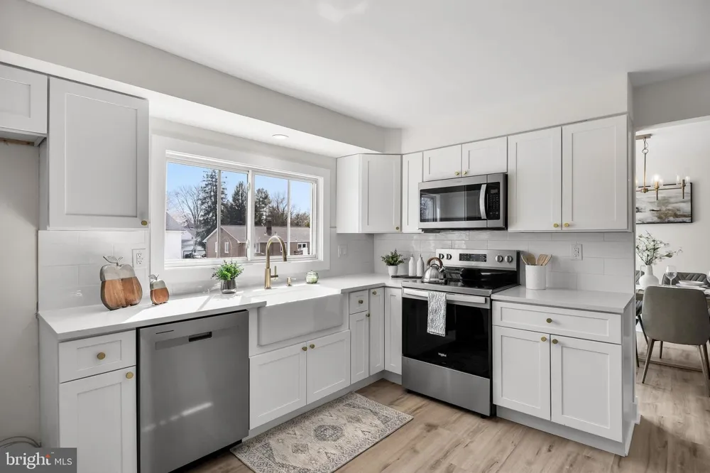 10 COBBLESTONE ROAD Cherry Hill, NJ 08003