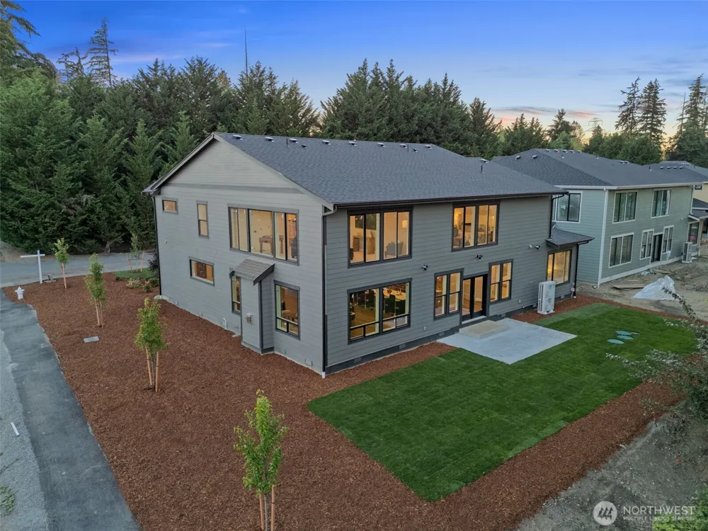 1517 176TH Avenue Ct E Lake Tapps, WA 98391