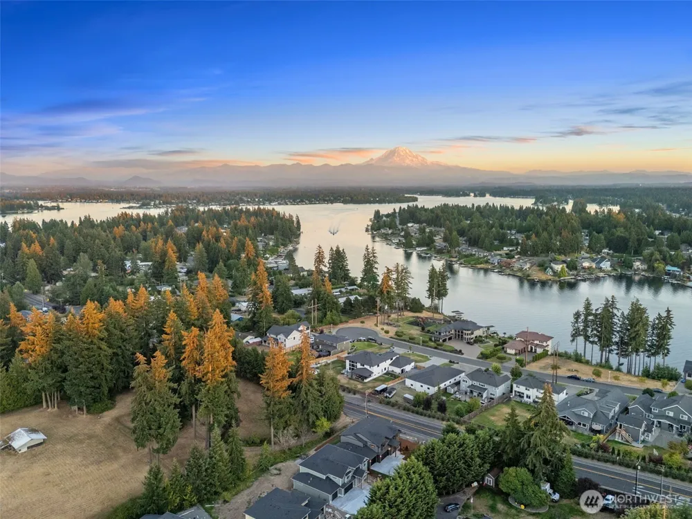 1517 176TH Avenue Ct E Lake Tapps, WA 98391