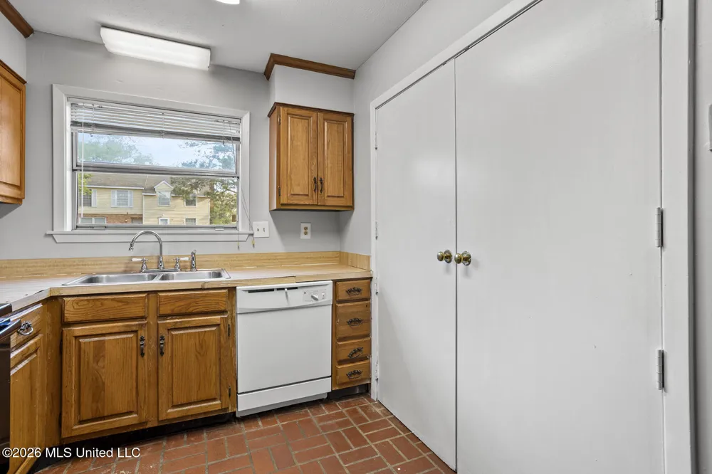 2337 River Oaks Boulevard Jackson, MS 39211