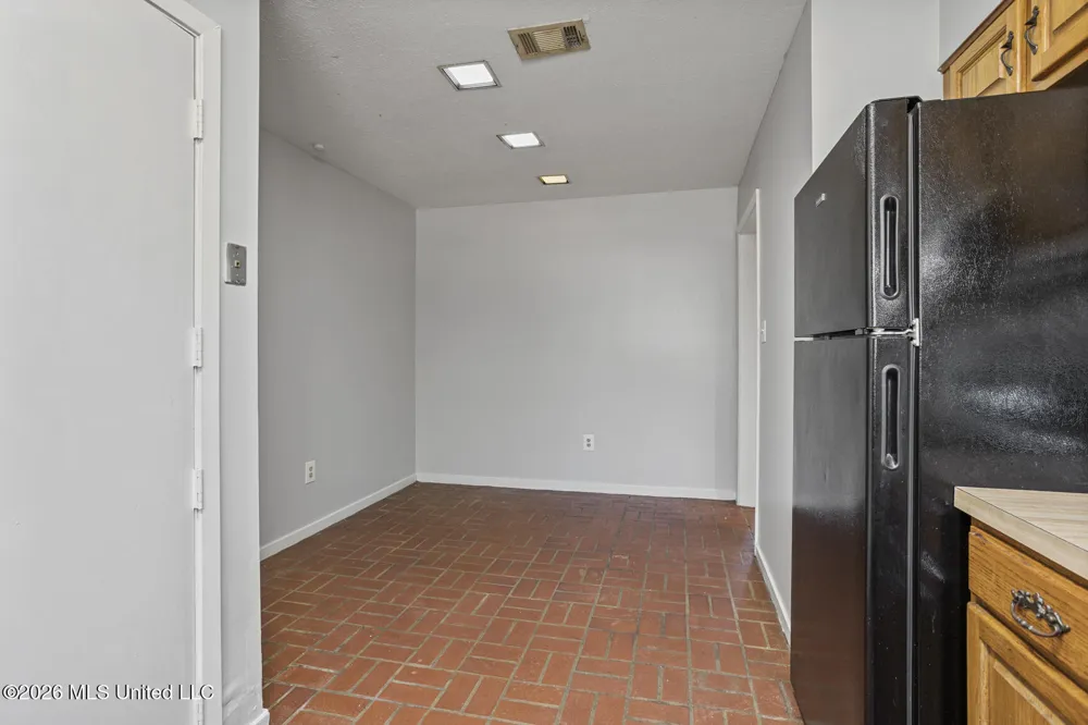 2337 River Oaks Boulevard Jackson, MS 39211