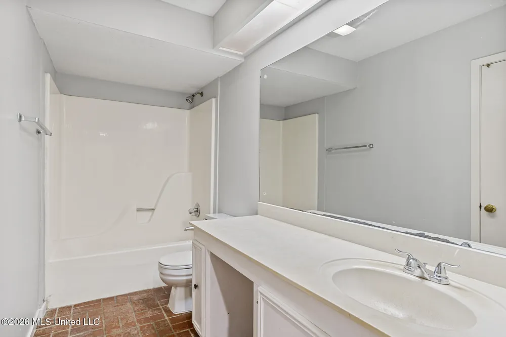 2337 River Oaks Boulevard Jackson, MS 39211