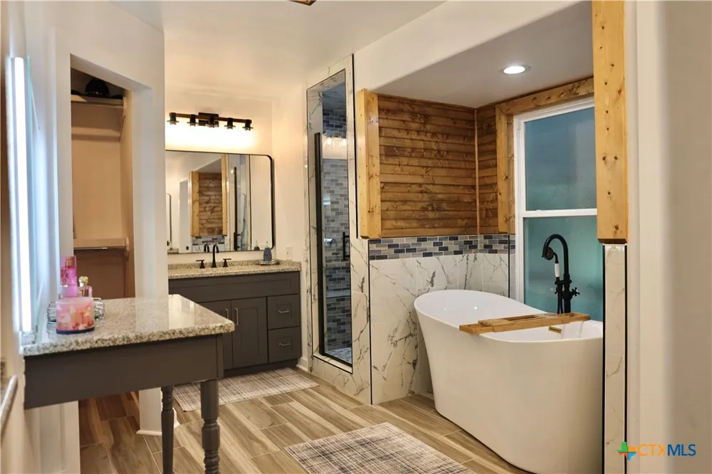 264 Live Oak Drive Inez, TX 77968