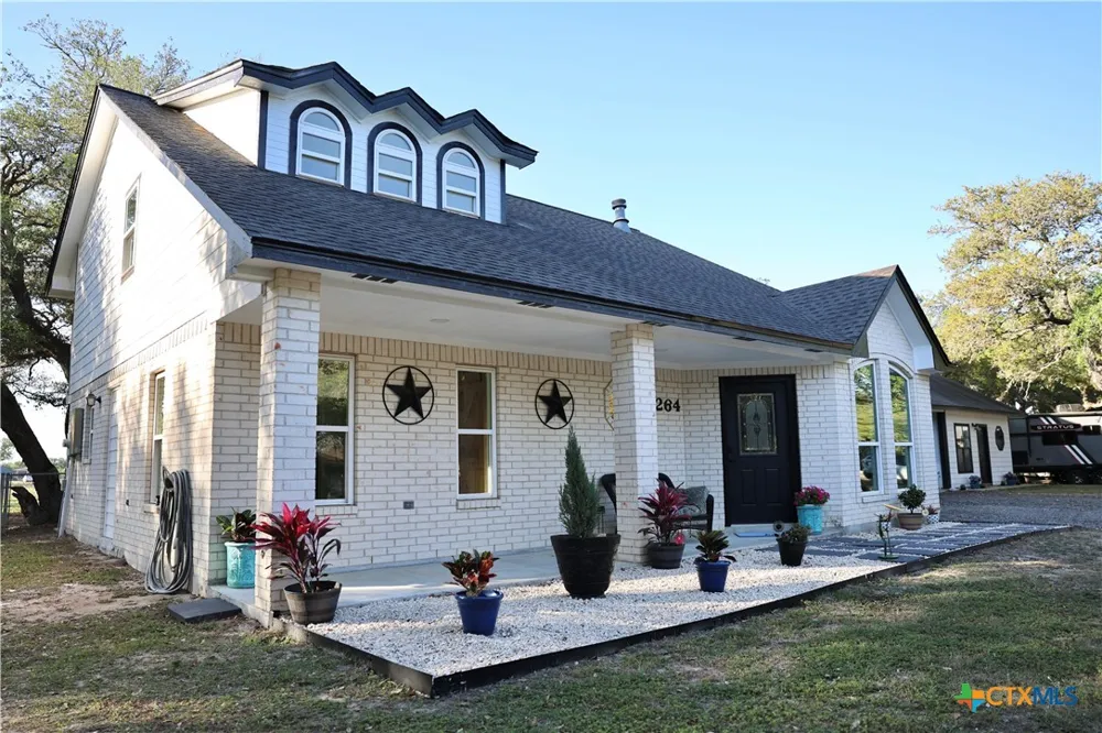 264 Live Oak Drive Inez, TX 77968