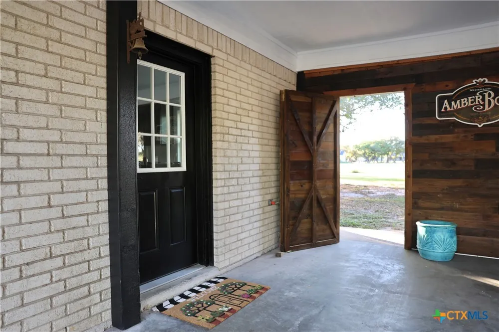 264 Live Oak Drive Inez, TX 77968