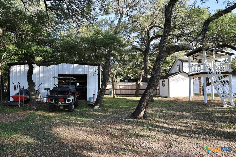 264 Live Oak Drive Inez, TX 77968