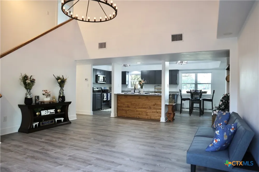 264 Live Oak Drive Inez, TX 77968